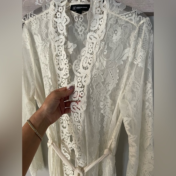 Inc International Concepts White Lace Robe in size medium - Picture 13 of 14